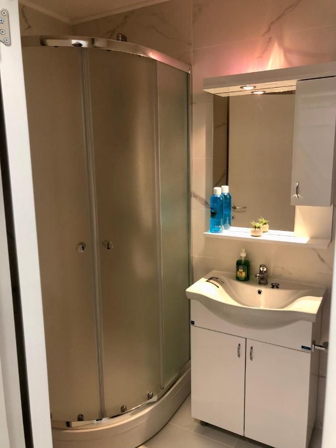 Apartman Silver Star ซอมโบร์ ภายนอก รูปภาพ