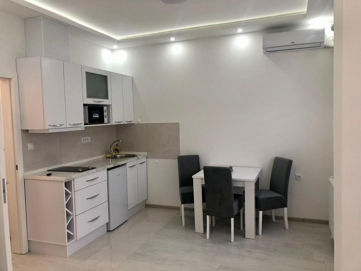 Apartman Silver Star ซอมโบร์ ภายนอก รูปภาพ